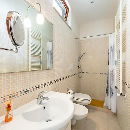 Rosa By Rentbeat Holiday home *